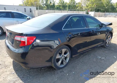 2014 Toyota Camry Se Sport z USA, uszkodzony, nr VIN 4T1BF1FK8EU829691